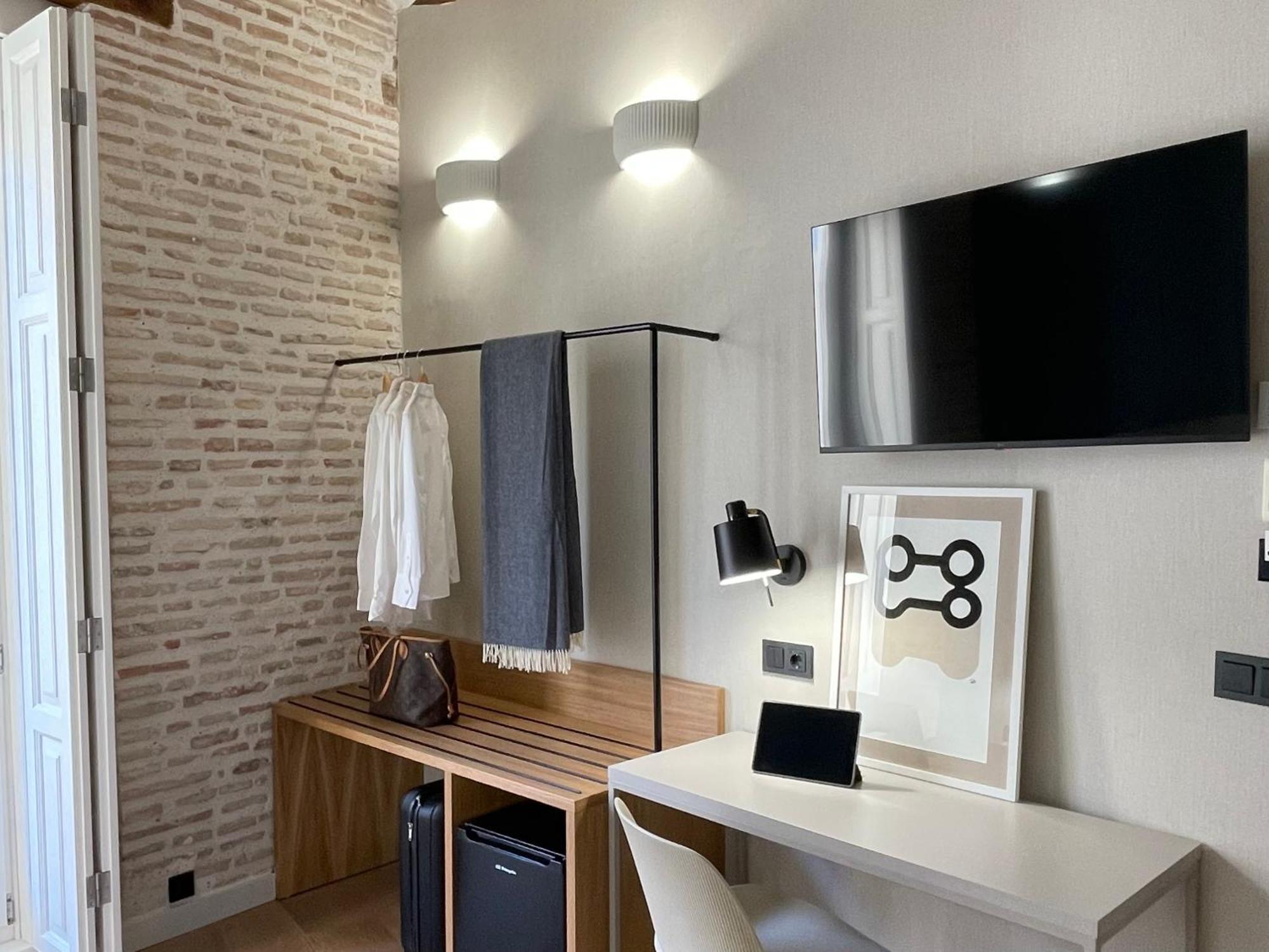 Gasthuis Cosy Embajador 2*
