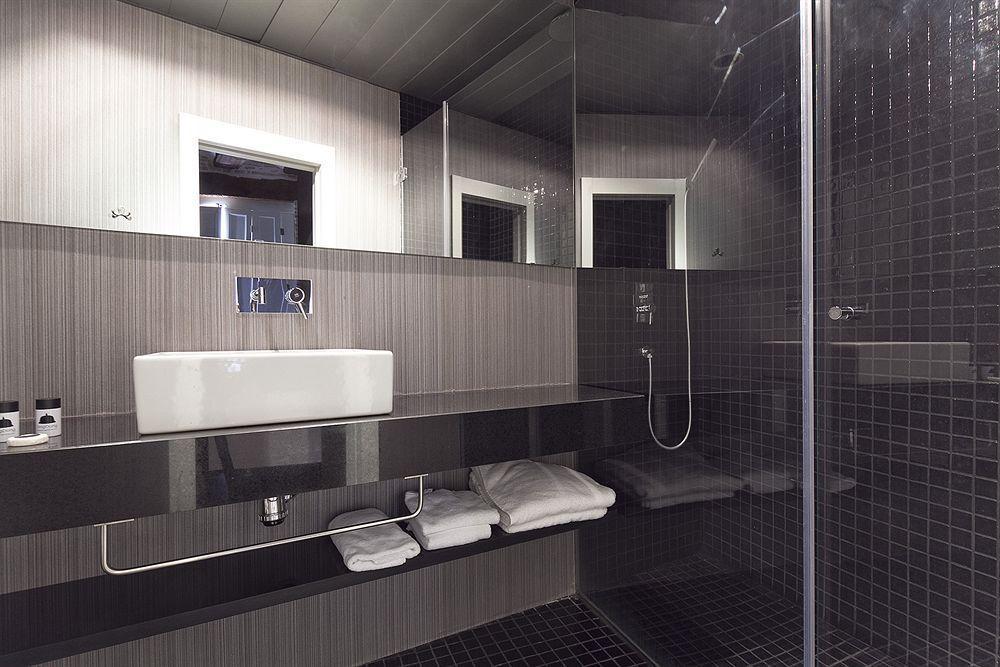 Gasthuis Cosy Embajador 2*